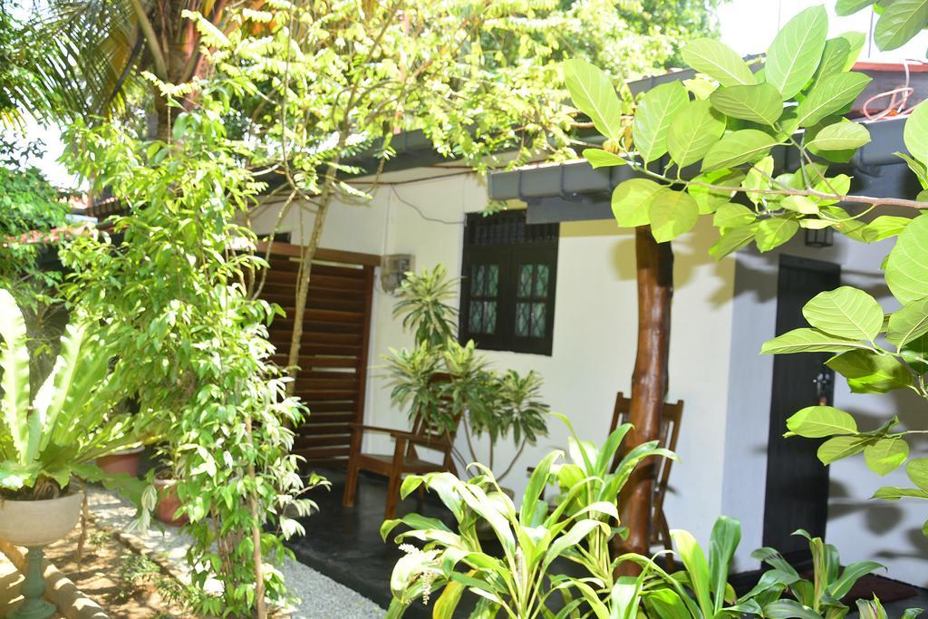 Livinginn Polonnaruwa Buitenkant foto